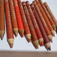 رژ  مدادی مارک مودا کیفیت عالی نرم و روان