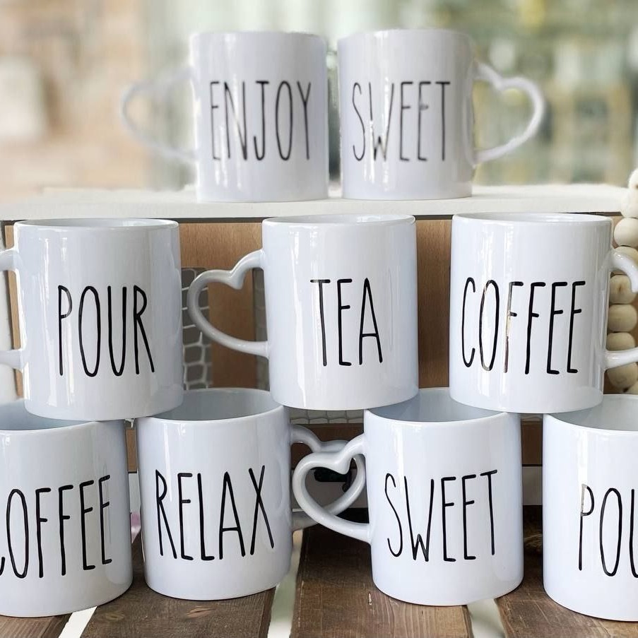 ماگ سرامیکی تکست دار با دسته قلب و شش ضلعی