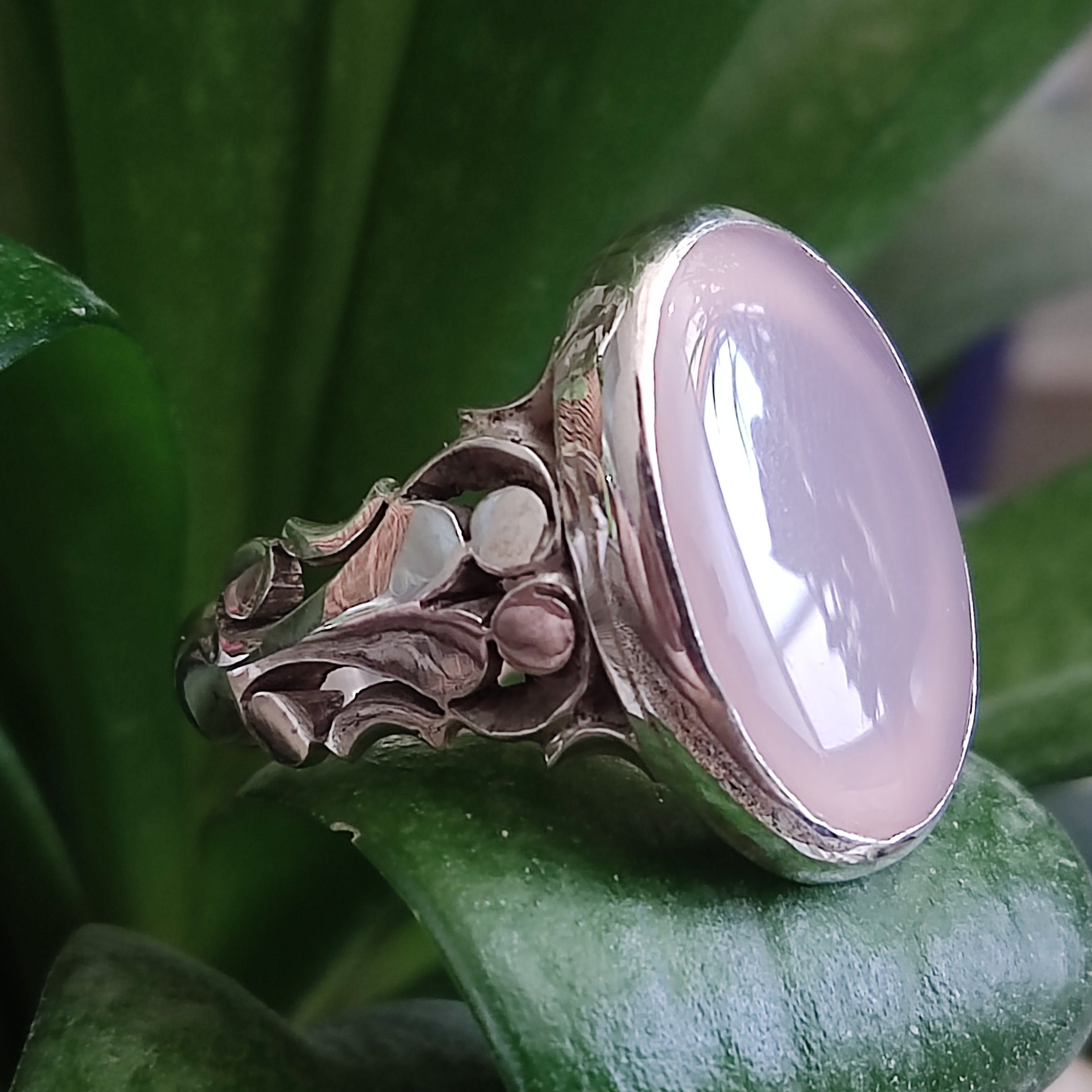 عقیق ایرانی با طبع صورتی رکاب دستساز