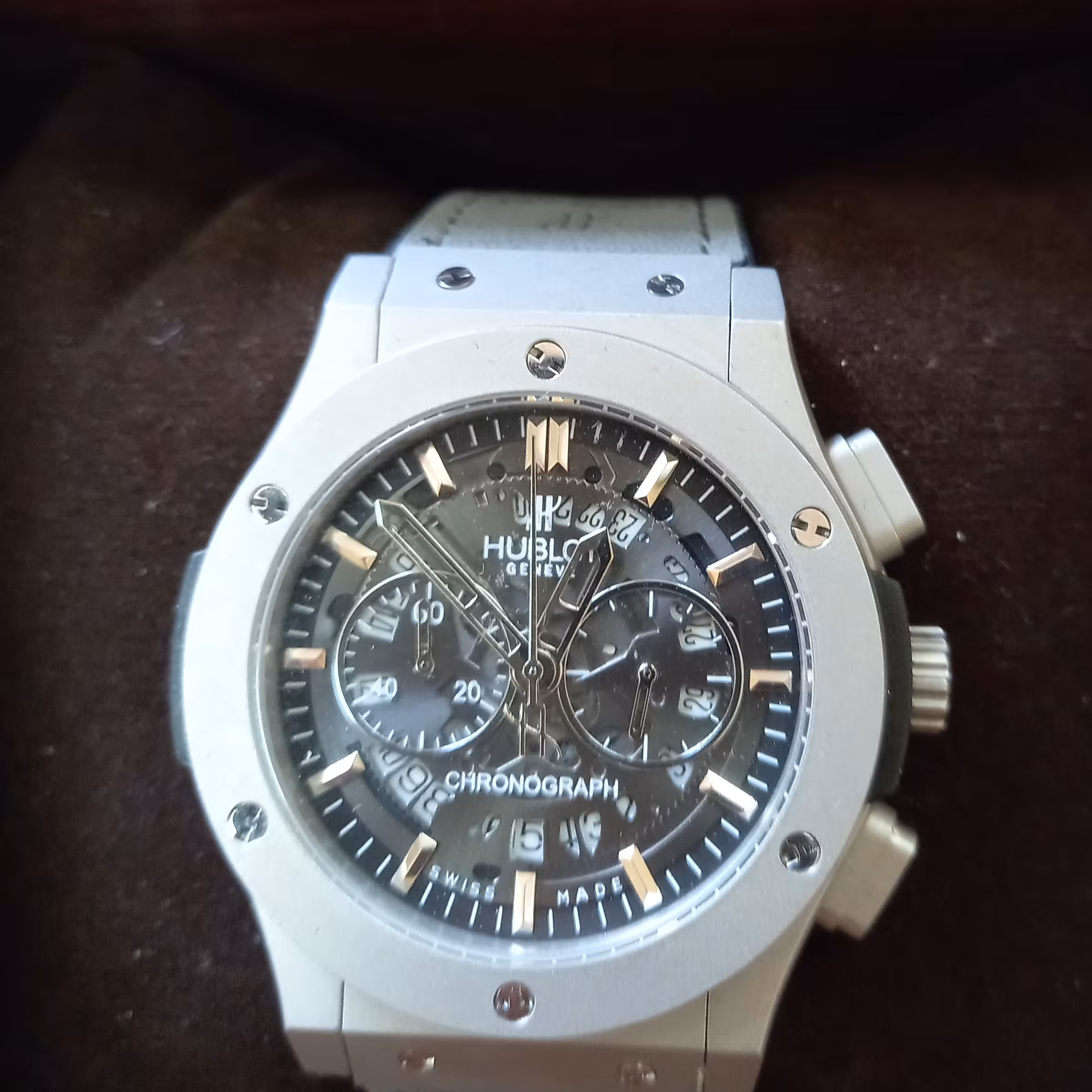 ساعت عبدی  هابلوت ست مردانه و زنانه موتور کرنوگراف اصل و 3 موتوره فعال  بندطوسی آکبند ساعت عبدی