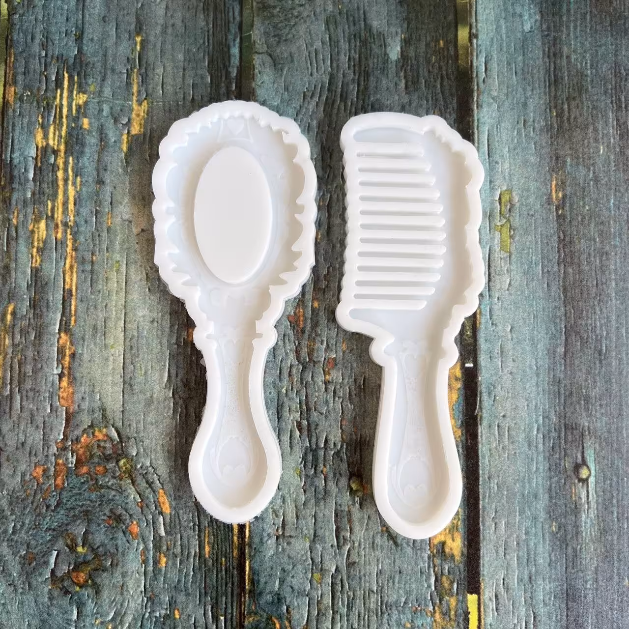 قالب سیلیکونی آینه و شانه همراه با  پک پنج تایی آینه پلکسی روکش دار کاملا سایز قالب 