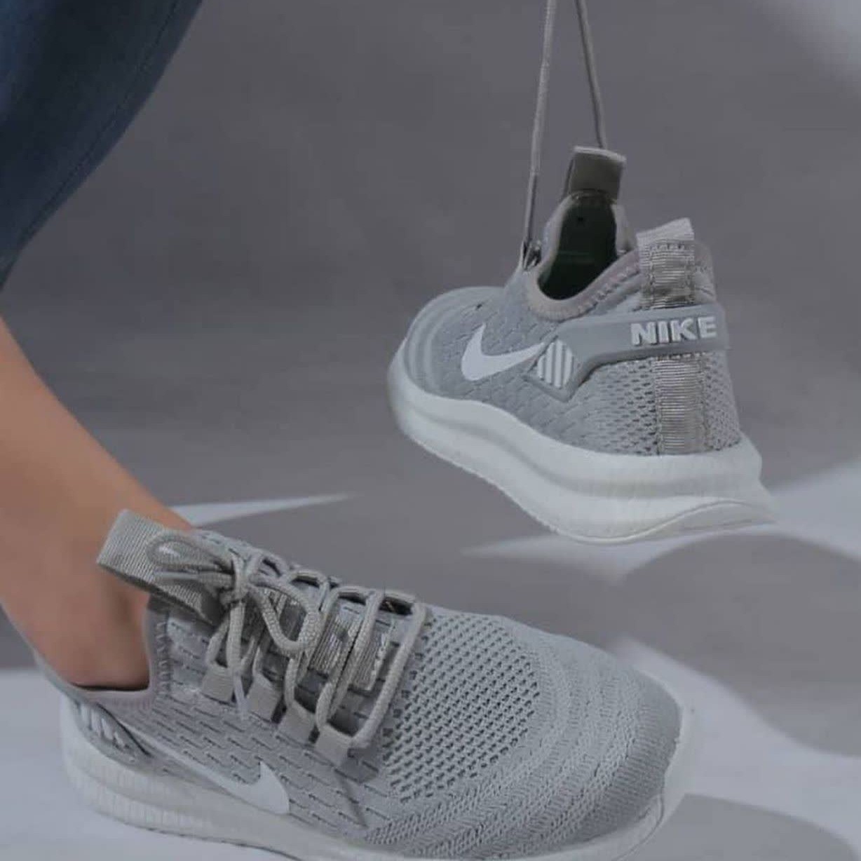 کفش کتونی اسپرت جدید شیک جذاب دخترانه و زنانه جورابی پارچه ای بافتی پیاده روی راحت سبک باشگاهی فقط 37