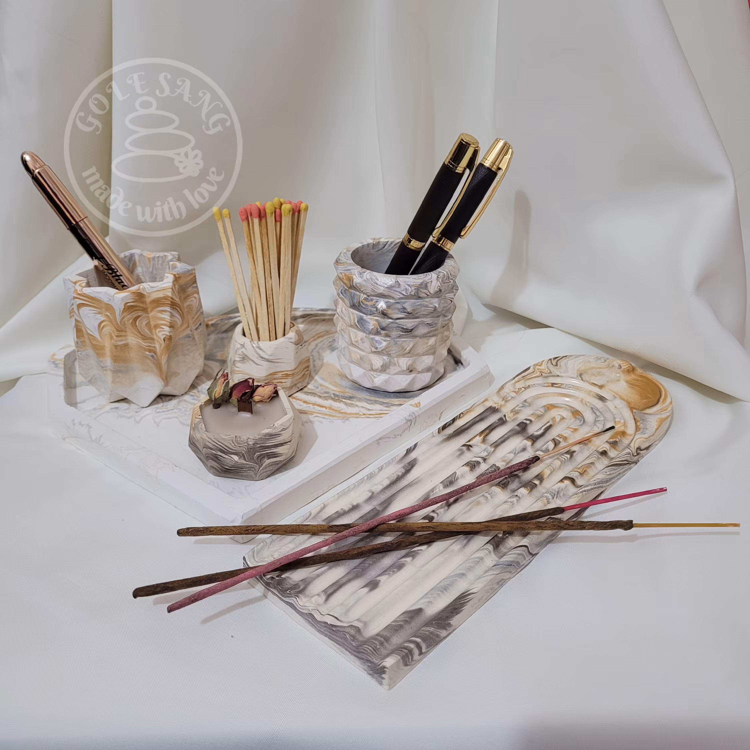 دکوری گلدان و جاعودی 