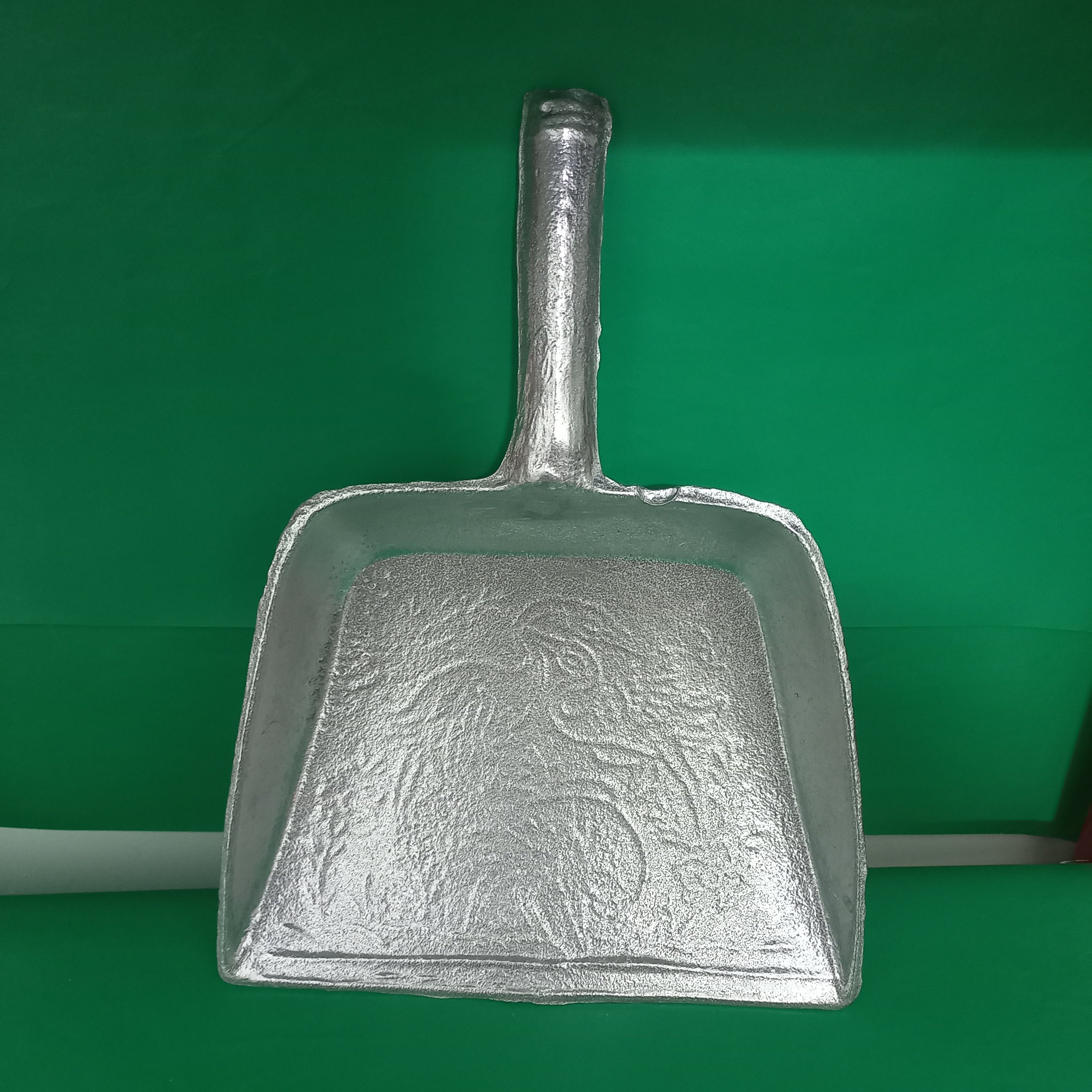 خاک انداز آلومینیوم