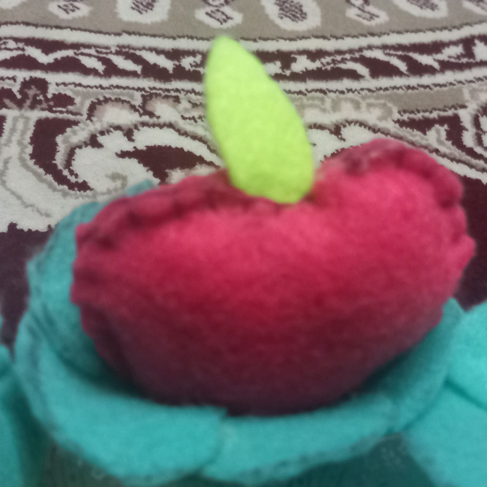 سیب نمدی 