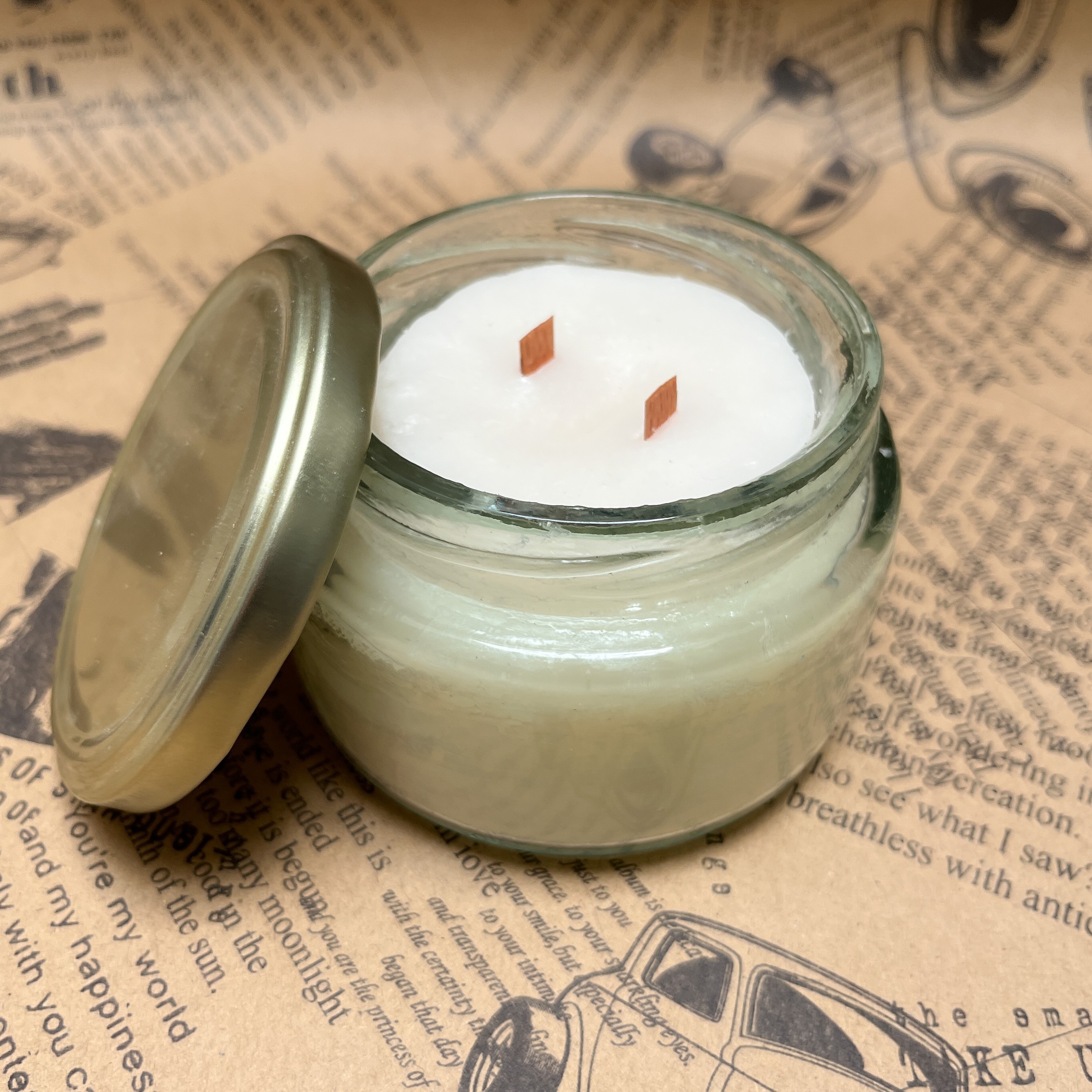 شمع شیشه ای عطری