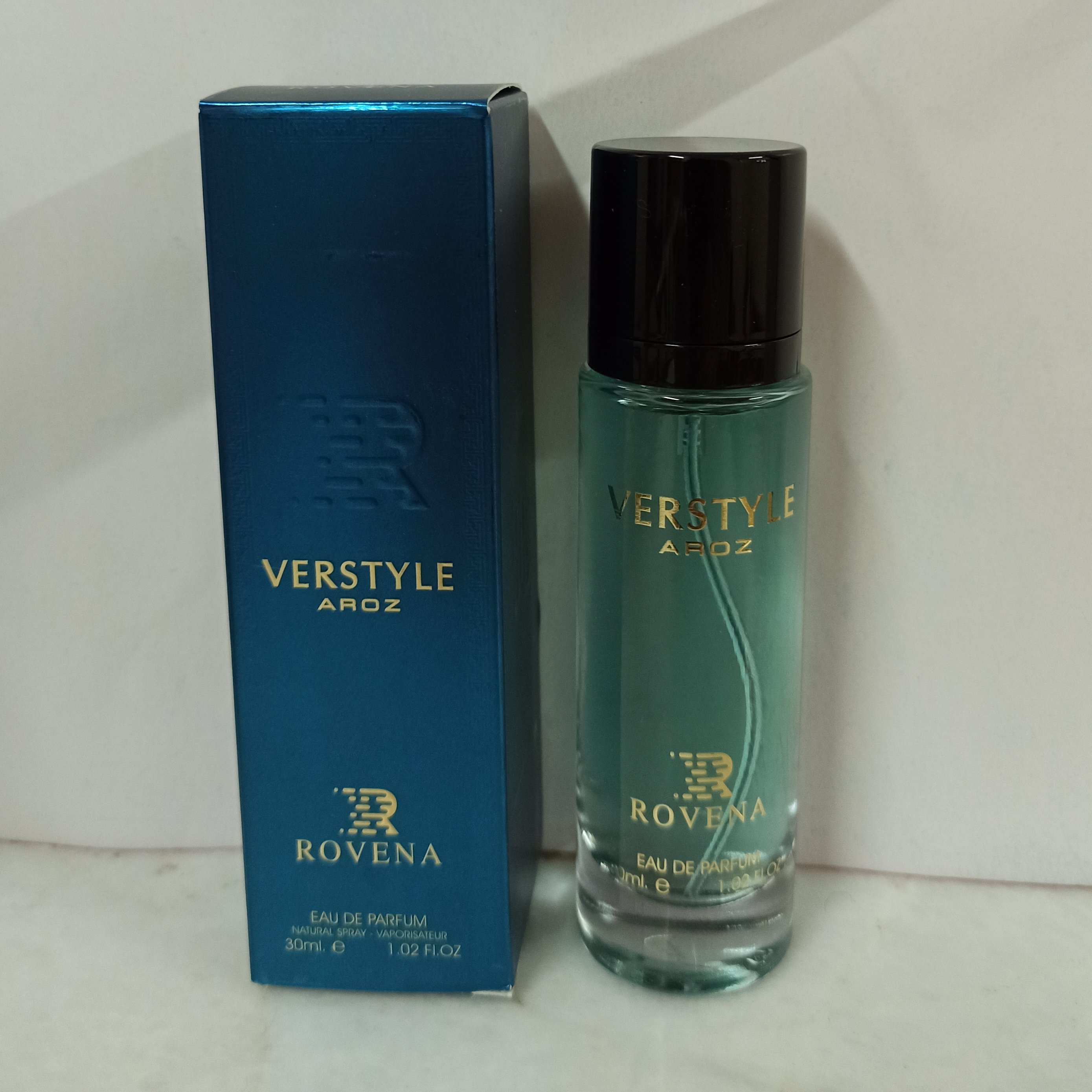 عطر ادکلن ورساچه اروس مردانه Versace Eros
حجم 30 میل (شرکت روونا) ملایم وشیرین ماندگاری خوب
