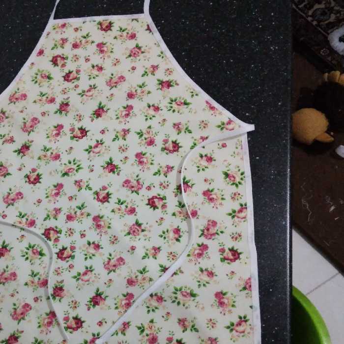پیش بند آشپزخانه  دو لایه  لایه اول پارچه تترون  و آستری مشما 