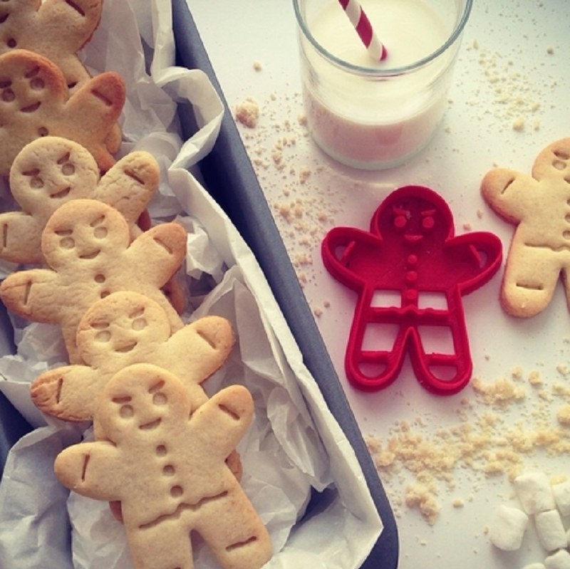 کاتر شیرنی طرح ادمک