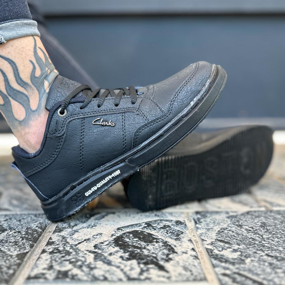 کفش کتانی مردانه مشکی CLARKS با 7 روز مهلت مرجوع کردن به هر دلیلی