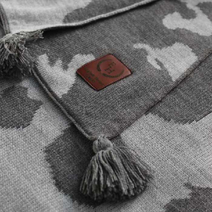 شال مبل طرح پتینه ای رنگ طوسی .