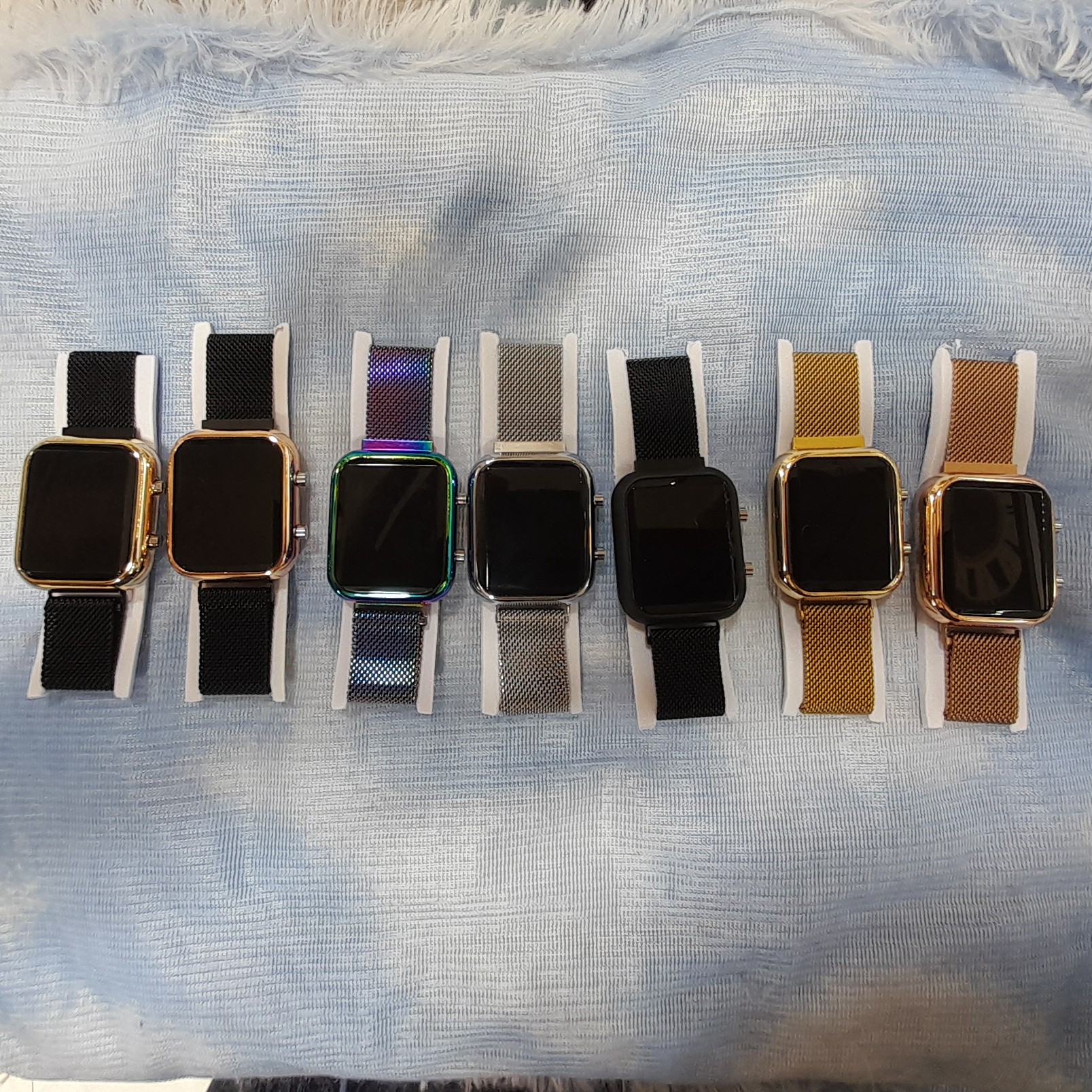 ساعت کامپیوتری بند مگنتی رزگدصفحه مستطیل اسپورت قیمت مناسب هدیه ای زیبا بسیار زیبا و فوق العاده پر فروش مناسب هدیه دادن