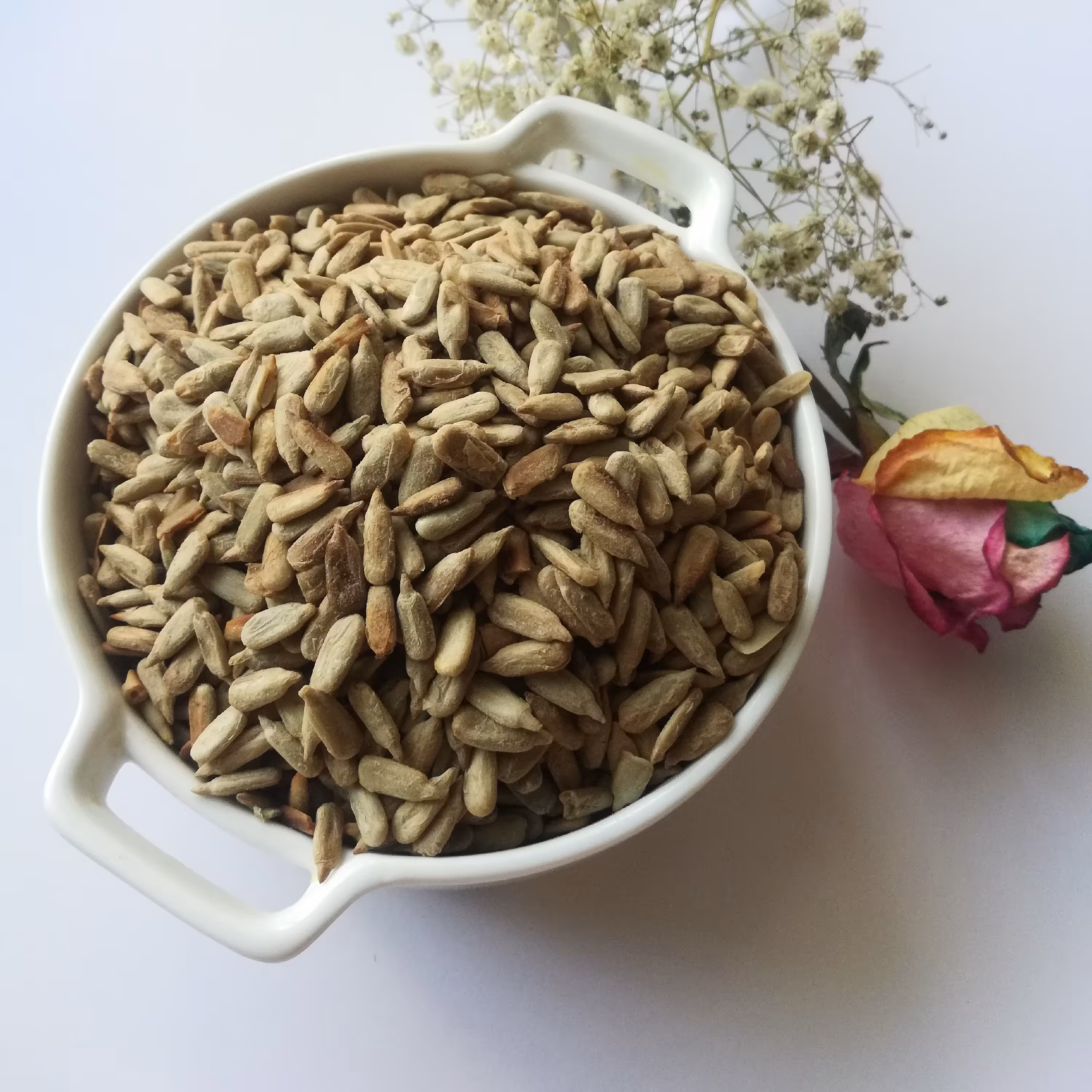 مغز تخمه آفتابگردان درشت. بو داده و طعم دار شده.  500 گرم . 