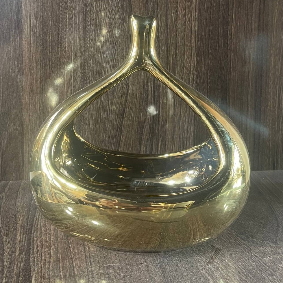 شکلات خوری اشک طلایی