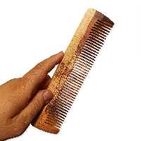 شانه چوبی مدل نوستالوژی دندانه ریز ساخته شده  از چوب گردو 