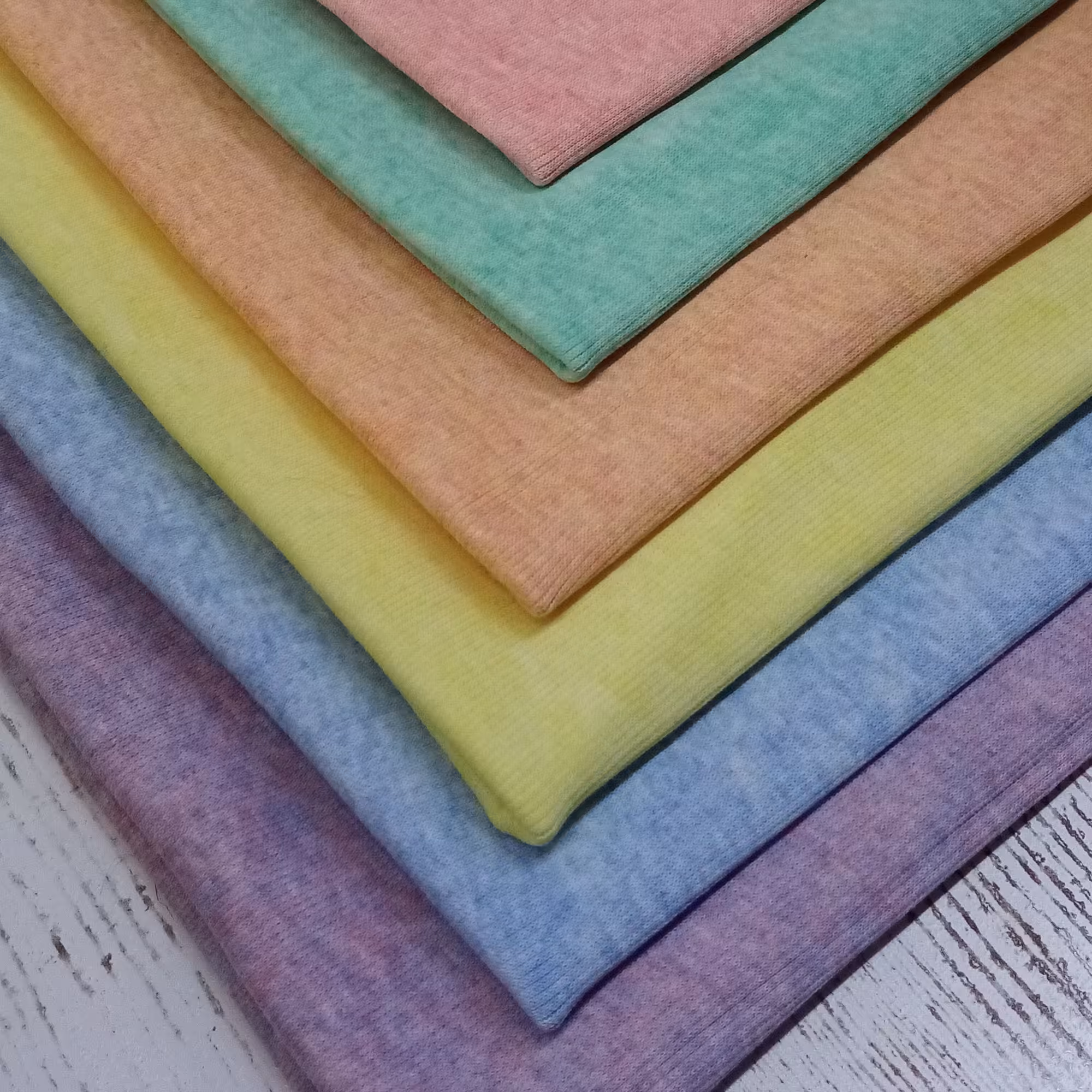 کشبافت عرض 0/70 سانتی متر، متری 75 هزار تومان