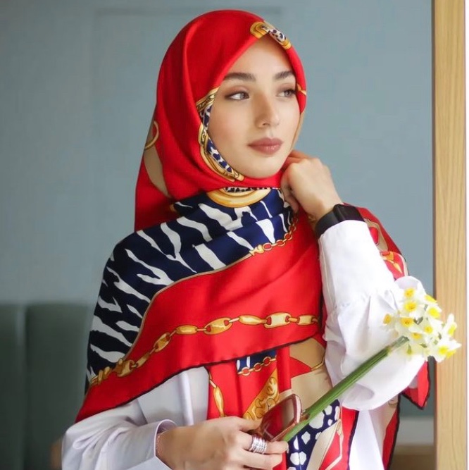 روسری ابریشم توییل طرح پلنگی قواره 140 دست دوز