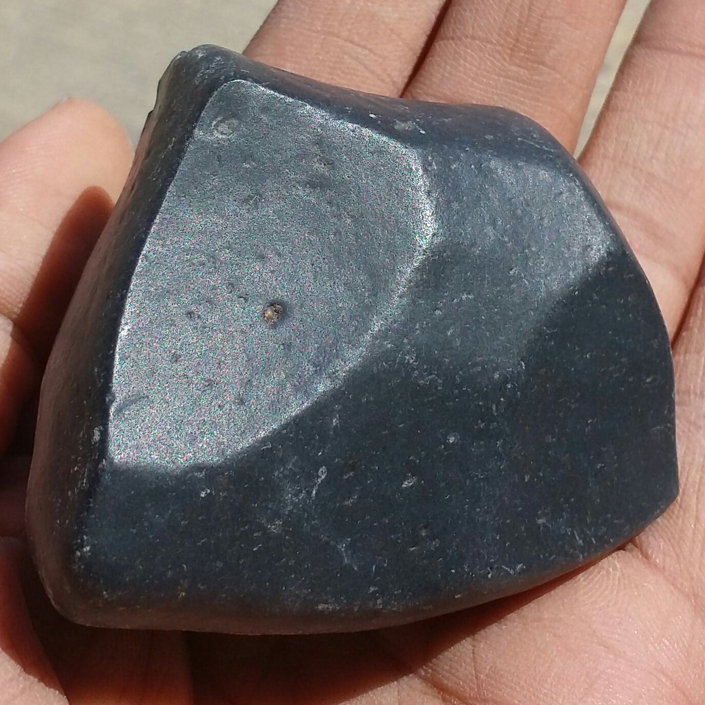 سنگ اونیکس ساب خورده معدنی 100 در 100 طبیعی شاهکار خلقت با قابلیت ساخت چند نگین خاص
کد 9754