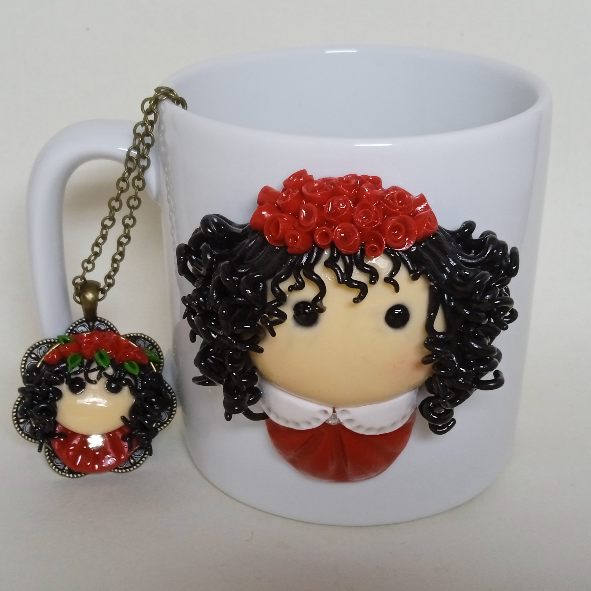 ماگ و گردنبند دختر موفرفری