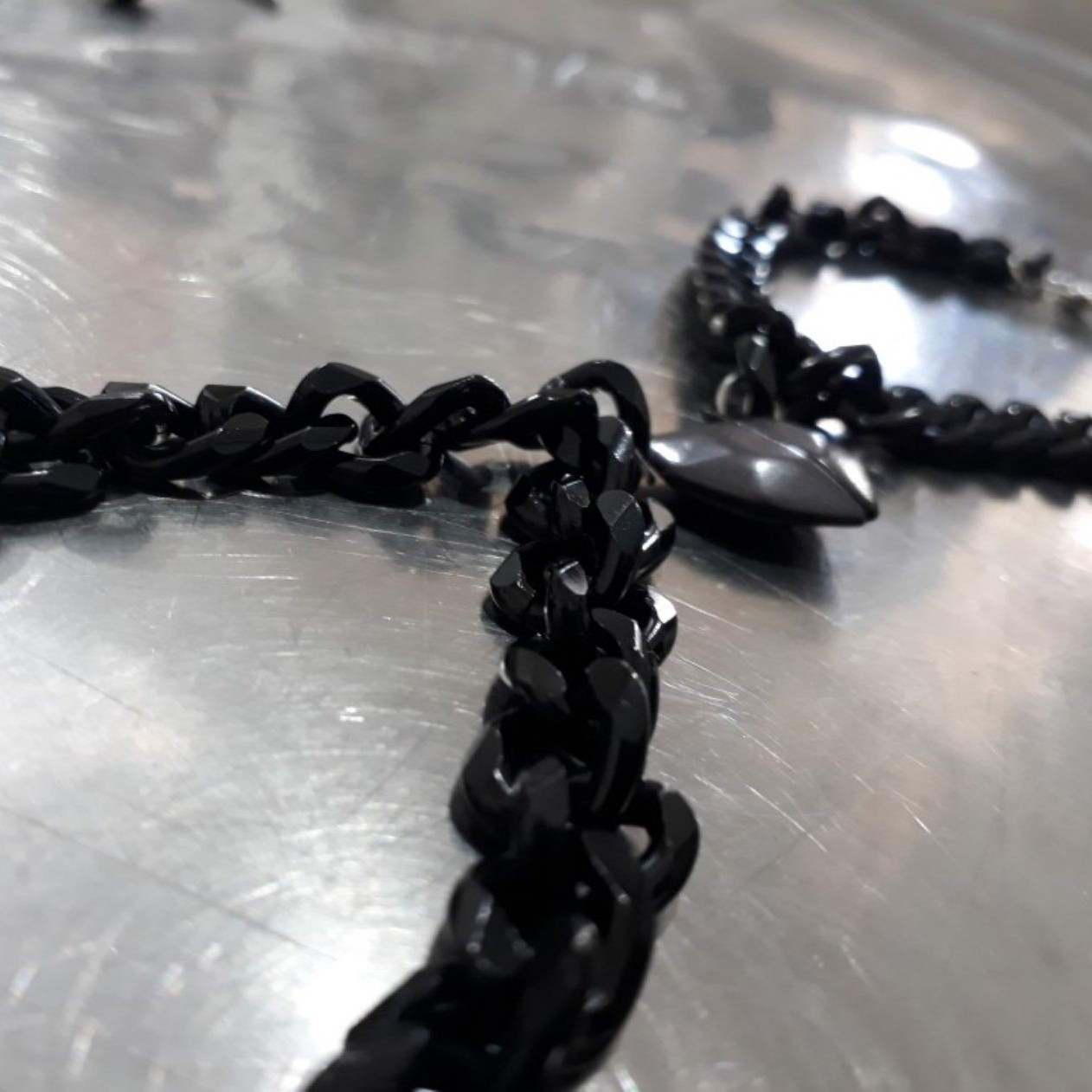 دستبند ست دوستی مدل قلب رنگ طلایی و مشکی