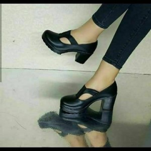 پاشنه دار زنانه