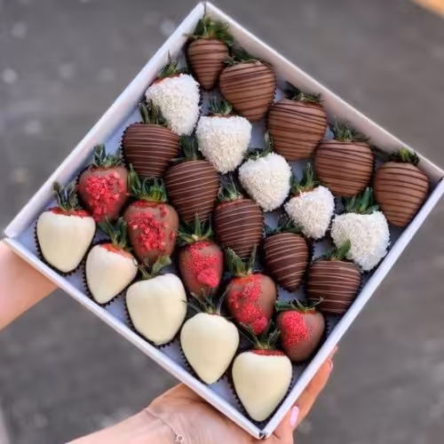 باکس توت فرنگی شکلاتی