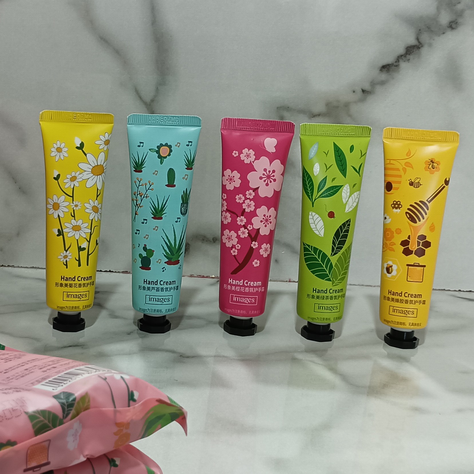 کرم آبرسان عطری بسته ای عمده