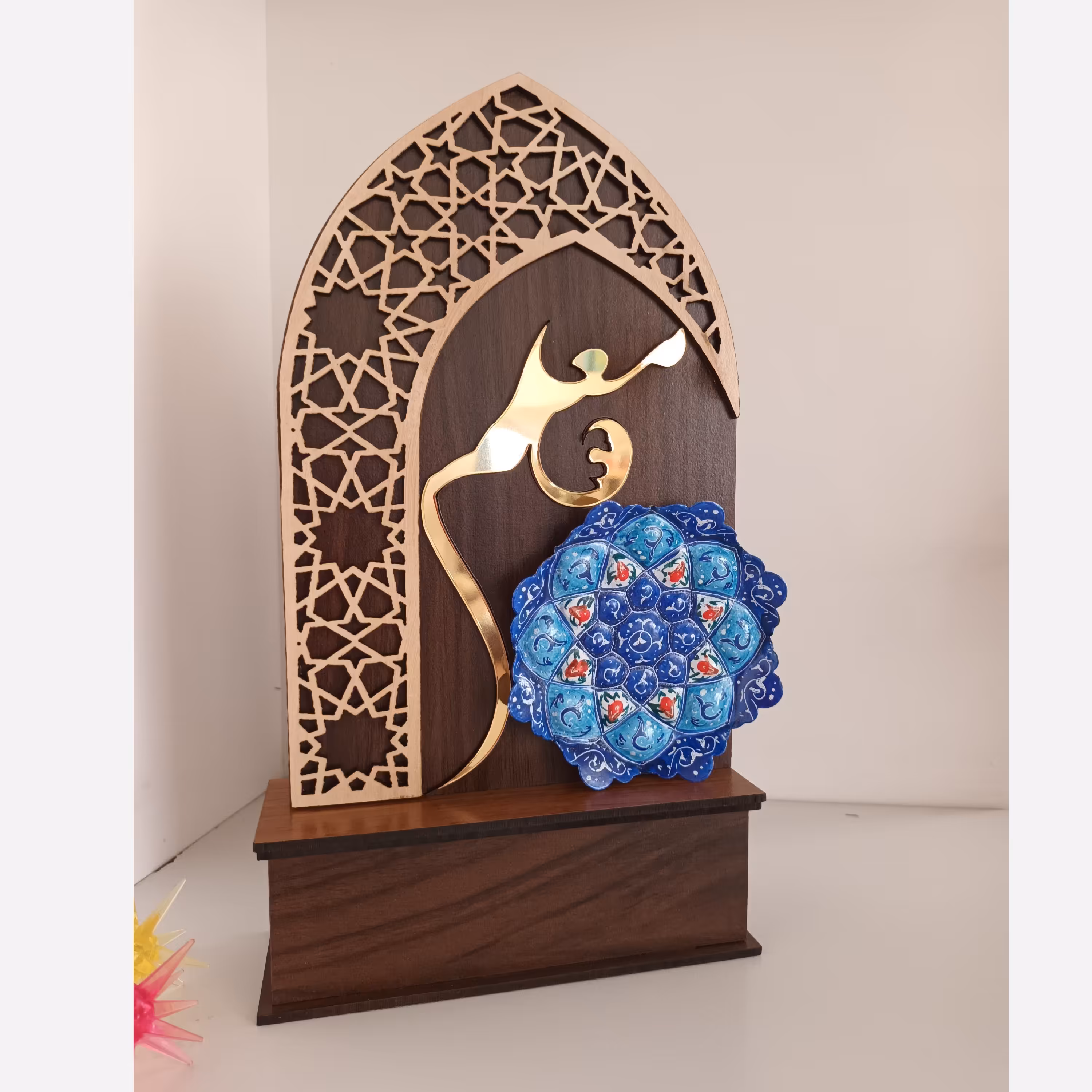 انواع تندیس هدیه روز معلم همراه با بشقاب  میناکاری