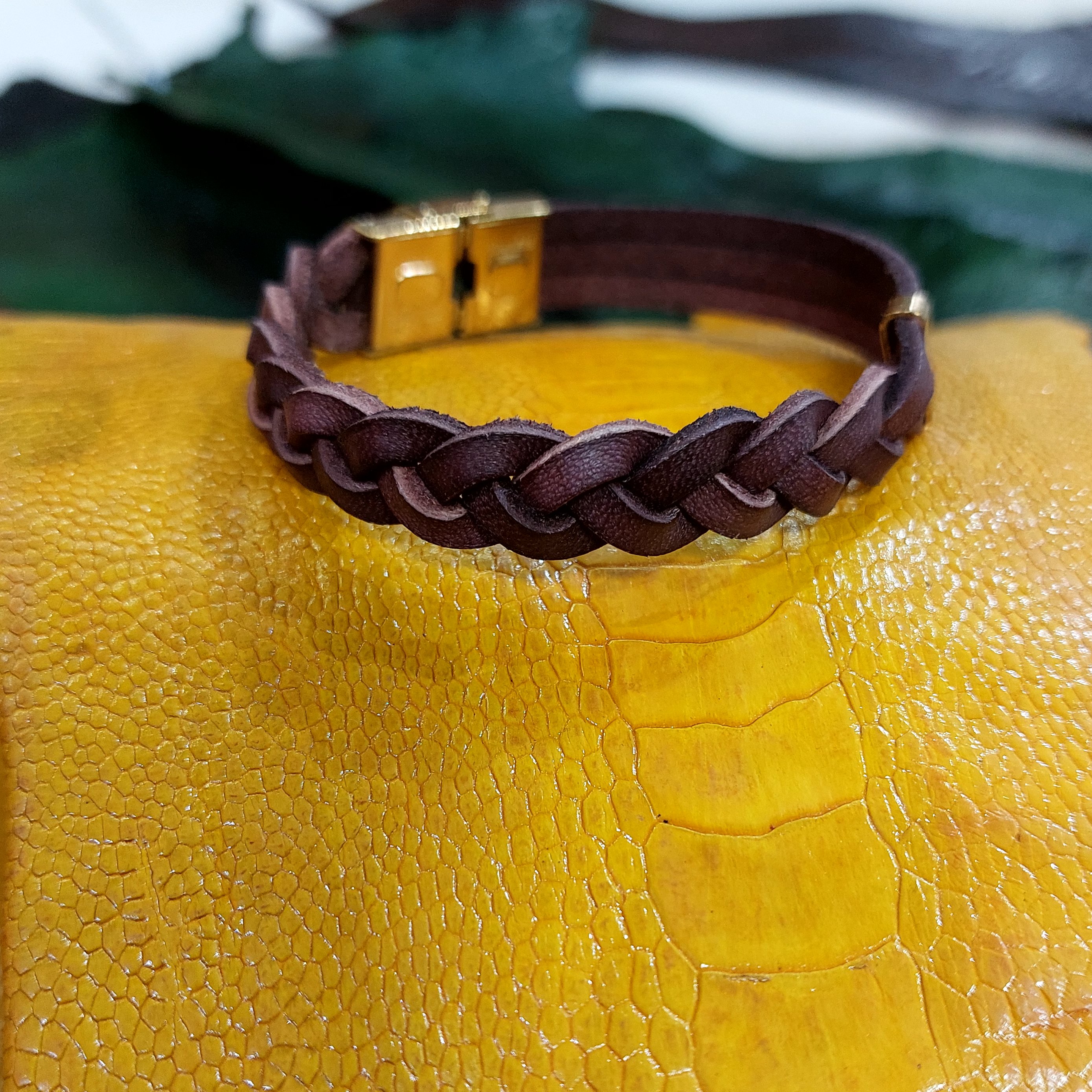 دستبند چرمی اصل دستدوز کد 26