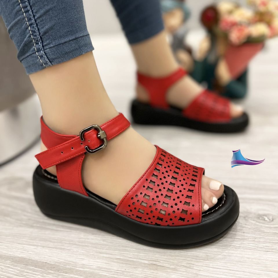 صندل چرمی جنس عالی لژ 5 سانت  کد 523
