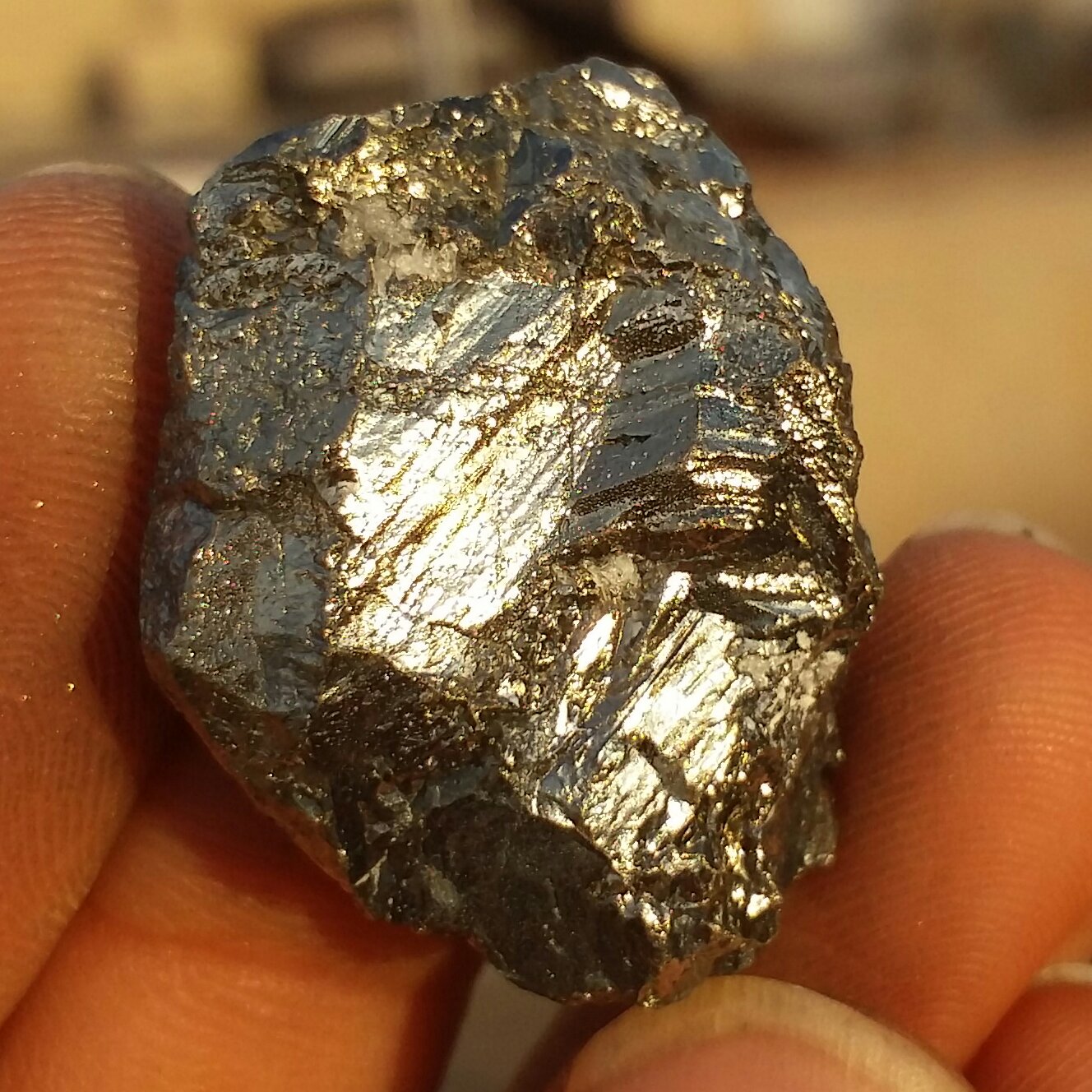 سنگ راف حبه شده پیریت طلایی ملقب به سنگ طلا 100 در 100 طبیعی شاهکار خلقت
تماما پیریت بدون ناخالصی
بی نظیر
کد 8990