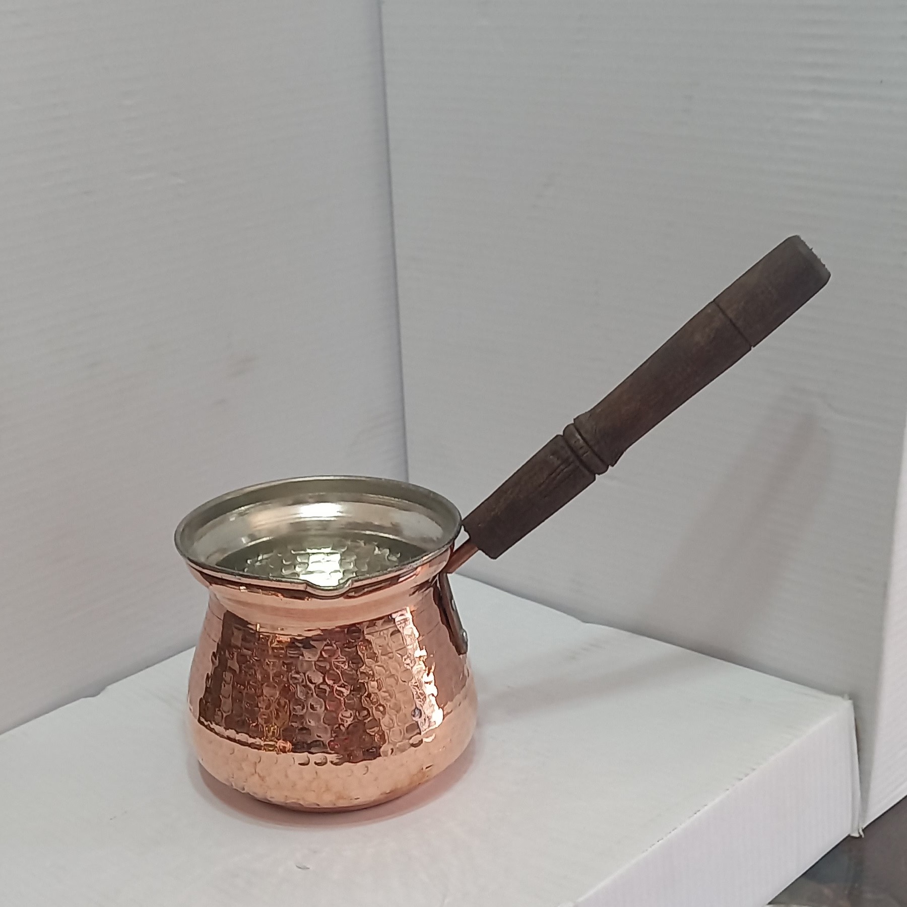 قهوه جوش مسی دسته چوبی متوسط