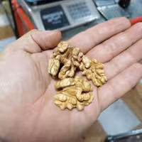 گردو خارجی لوکس درجه 1(معروف به بلغار یا ایرانی) پوست کاغذی، کاملا چرب و با کیفیت 