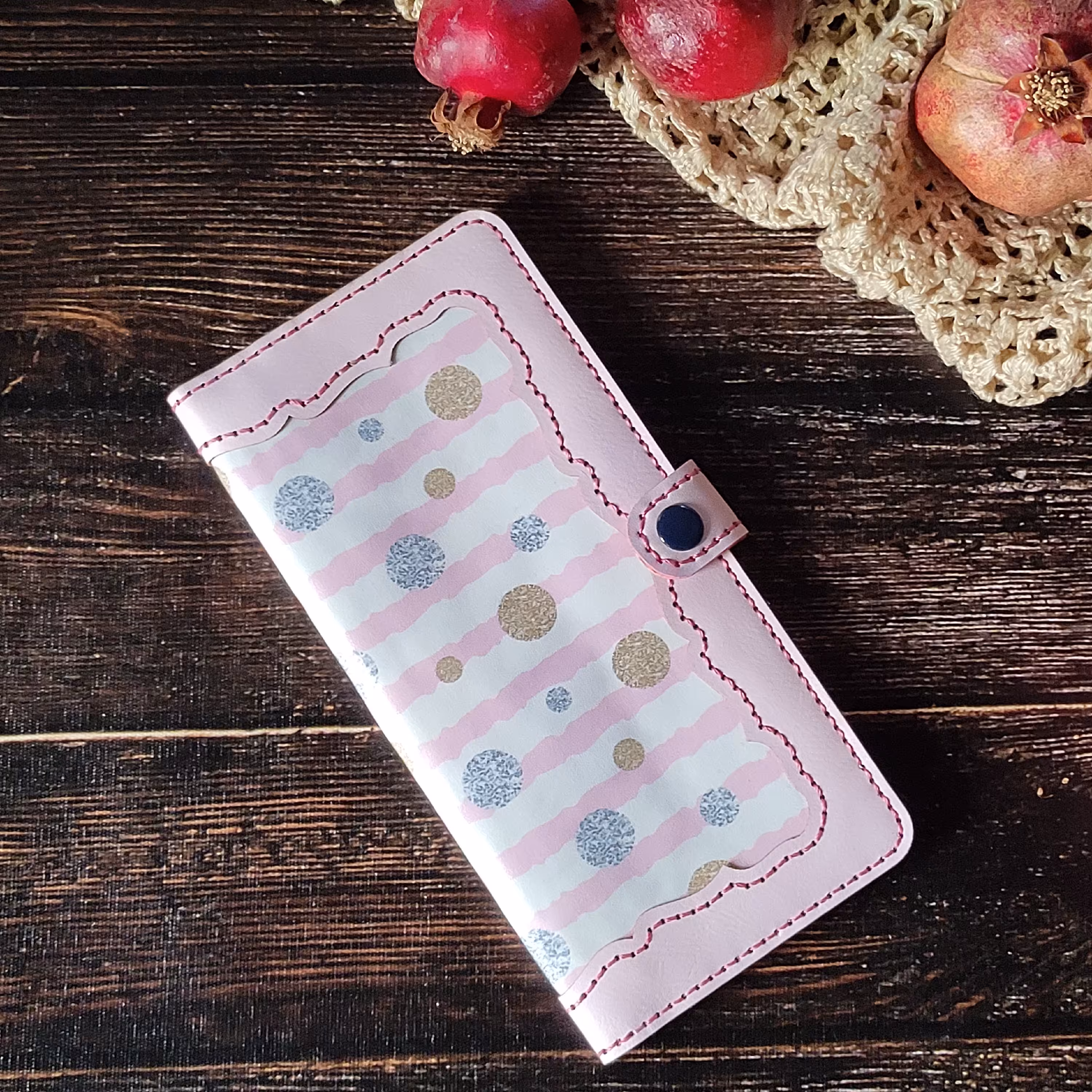 کیف پول دستدوز