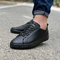 کفش ونس ( Vans ) چرم مردانه برشکا ( Bershka ) فوق العاده شیک و راحت و طبی سایز بندی 40 تا 44 رنگ مشکی