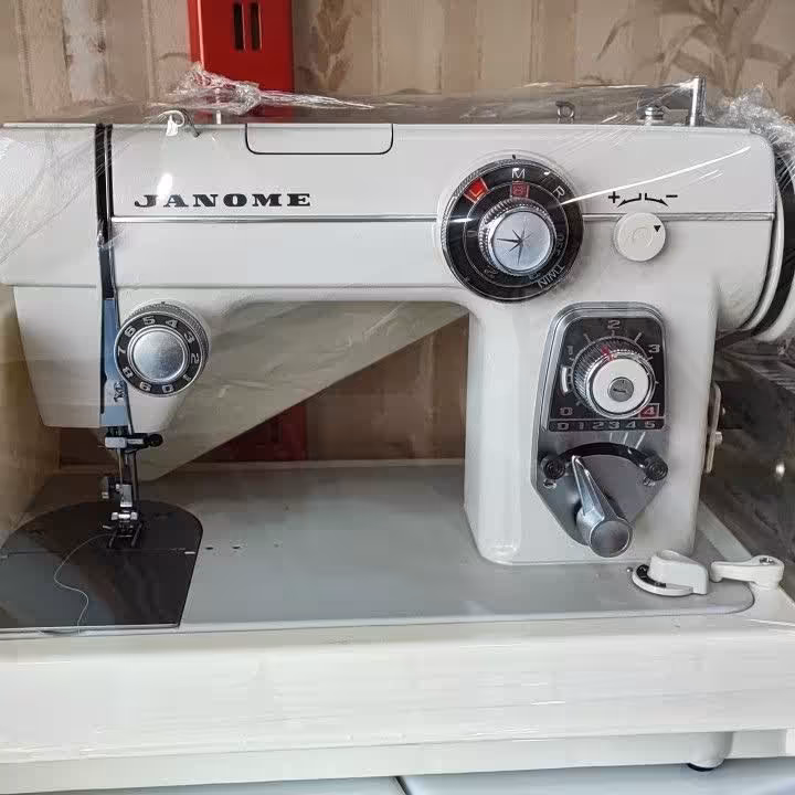 چرخ خیاطی ژانومه 680