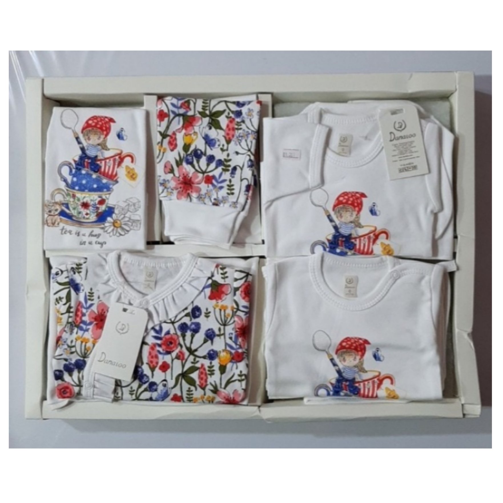 19 تیکه دخترانه طرح دختر و فنجان برند دانالو