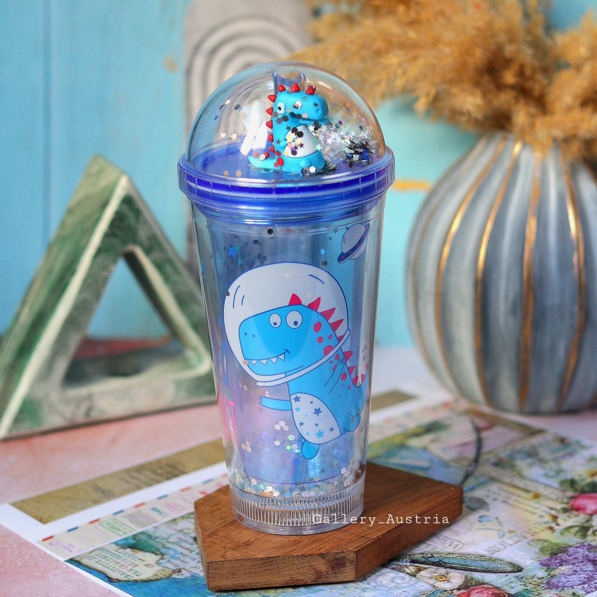 ماگ اسموتی  چراغدار  جنس از اکرولیک شفاف، دوجداره و خیلی محکم حدود 600 میل (تقریبا 3 لیوان حجم) هدیه بسیار زیبا و مناسب