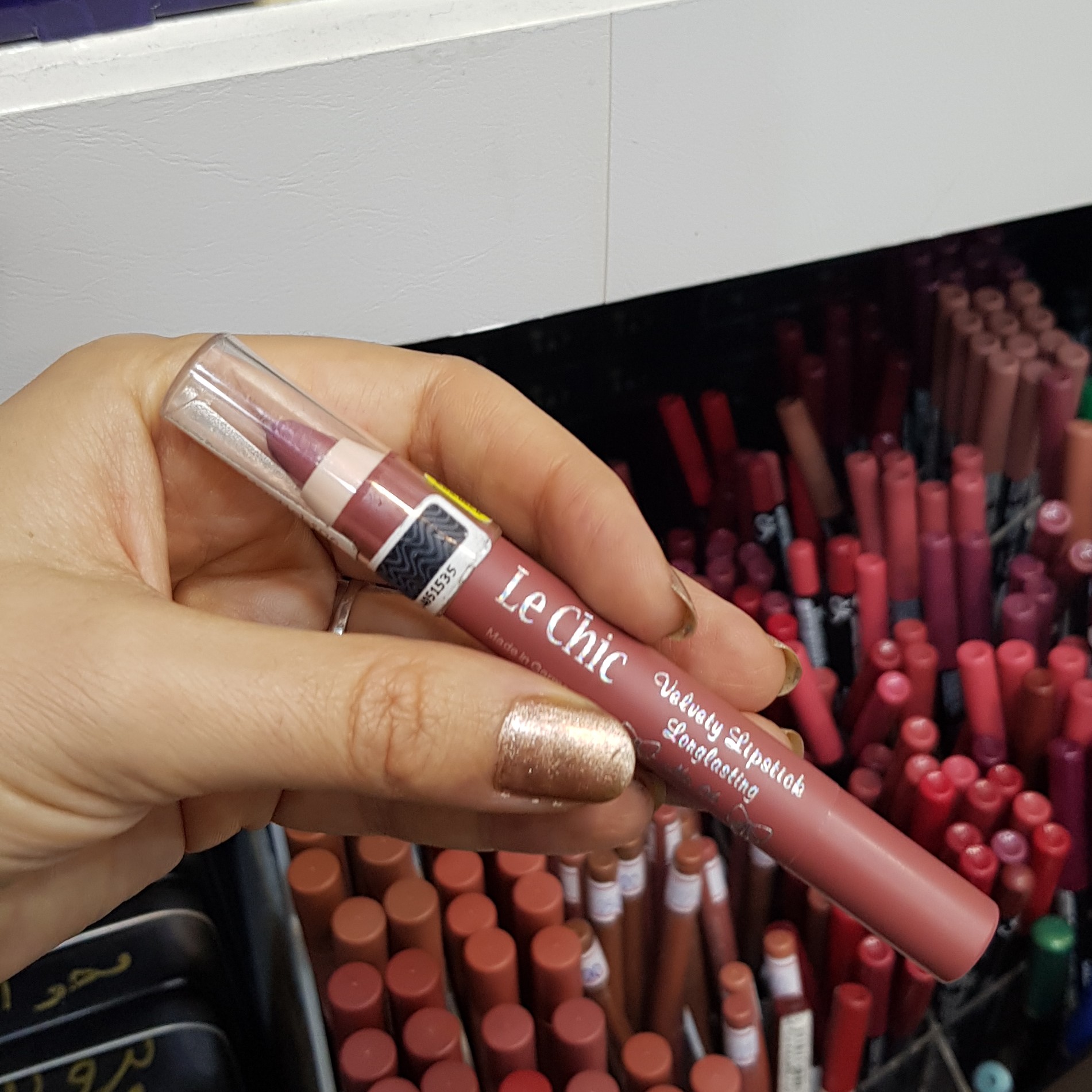 رژلب مدادی لچیک اصل شماره 06 