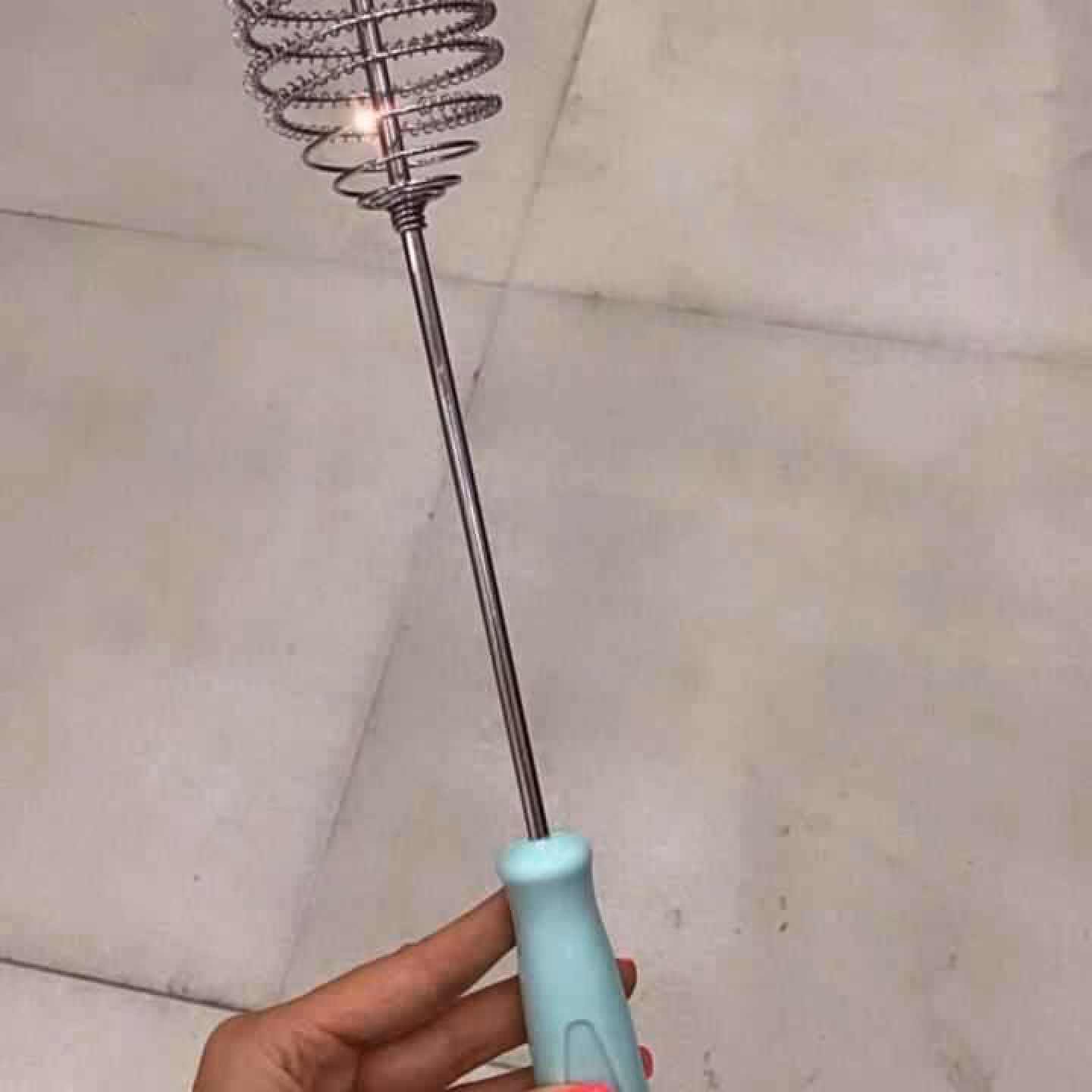 همزن دستی فشاری  چرخشی مارک  بسیار پر کاربرد برای همه مواد غذایی 