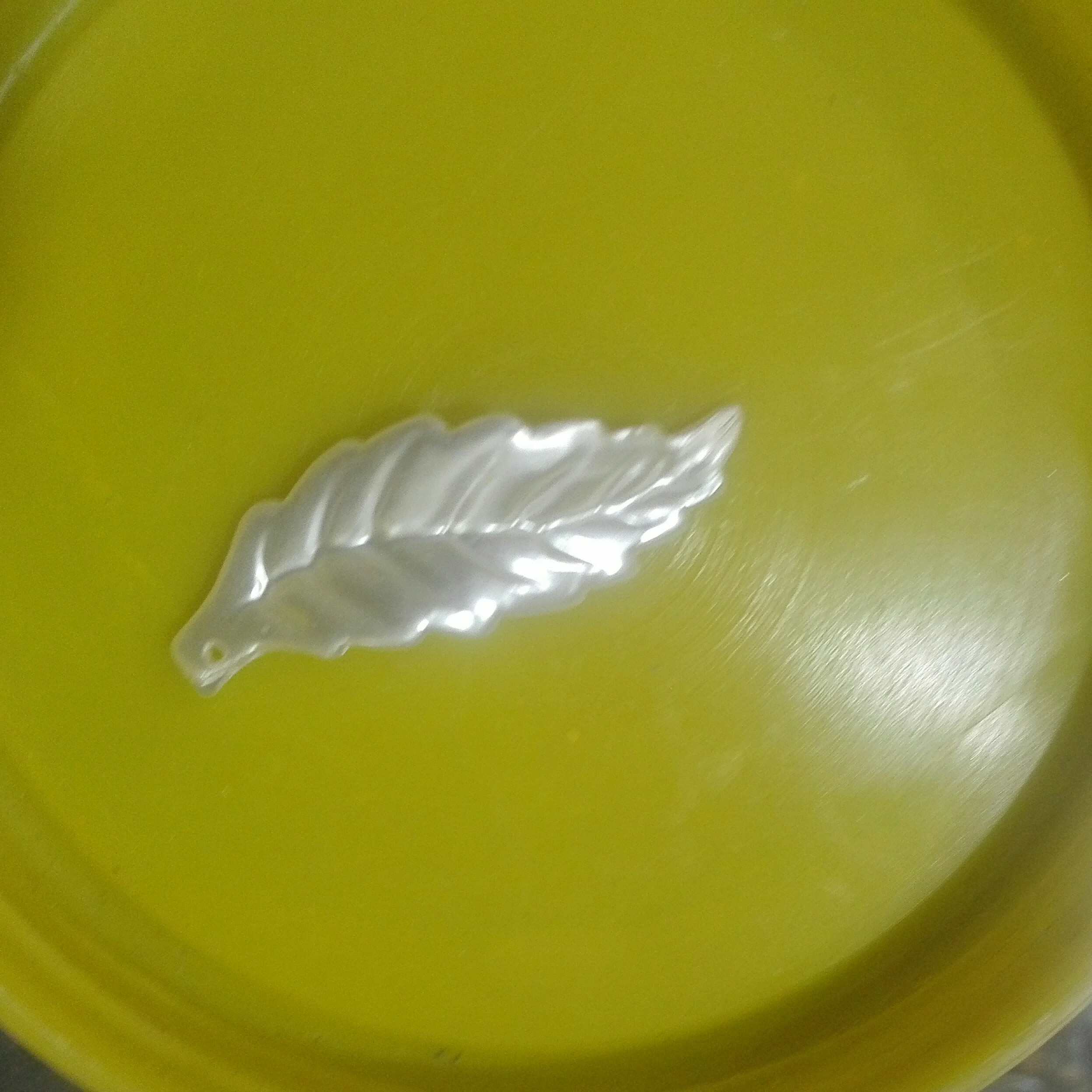 بسته 50گرمی برگ صدفی کریستال قابلیت استفاده در تزیینات گل کریستالی