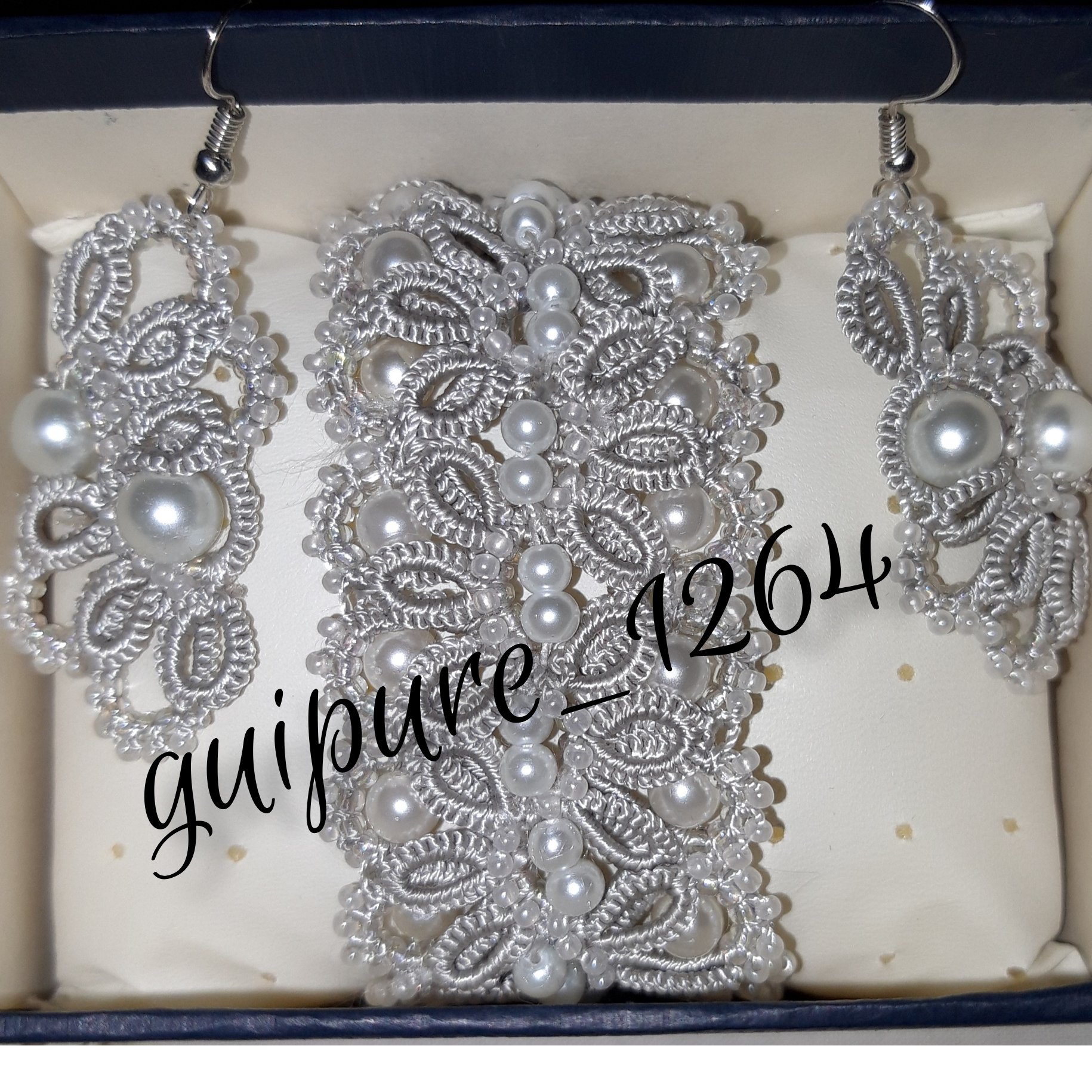 نیم ست دستبند و گوشواره