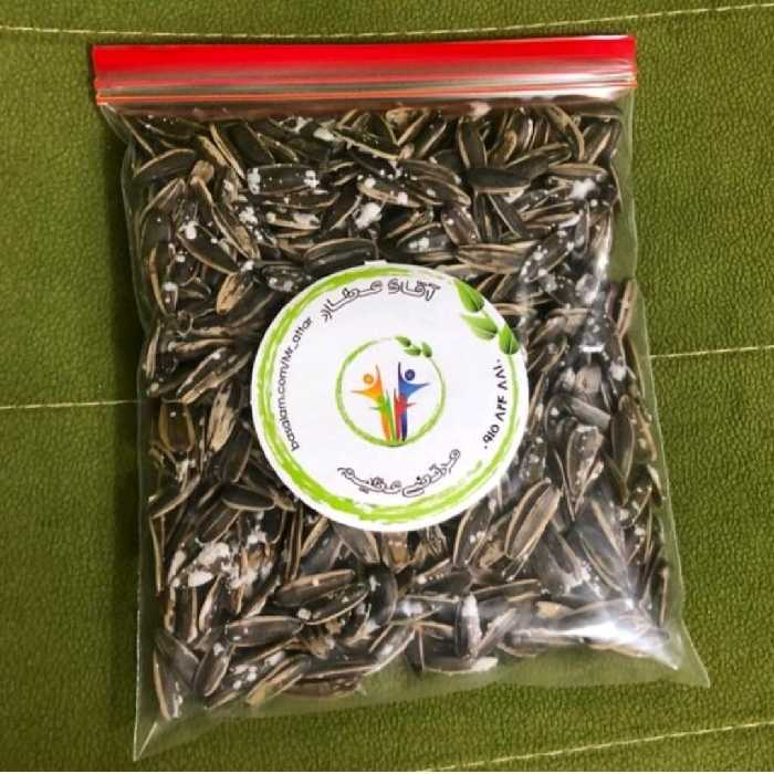 تخمه کانادایی شور(400گرمی)عطاربانو 