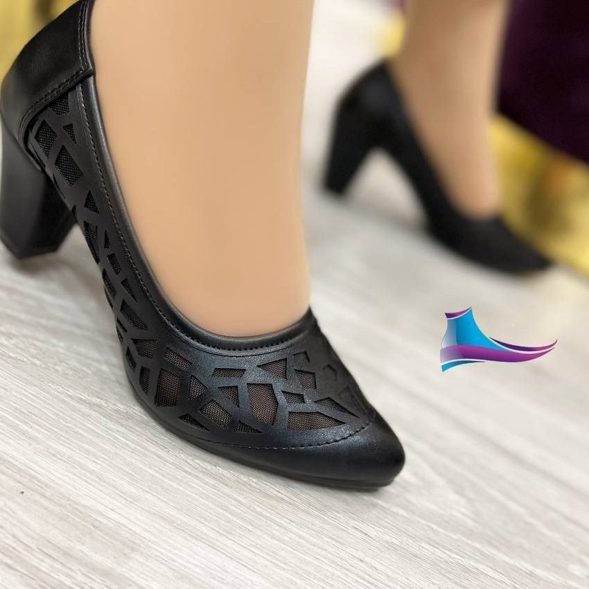 کفش مجلسی
کد 295
قالب استاندارد
پاخور عالی
پاشنه 7 سانت
جنس چرم
Size36ta41