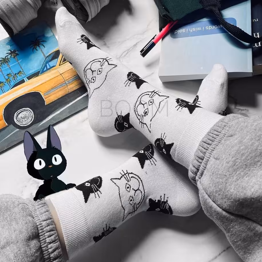 جوراب گربه مینیمال ساقدار زمینه سفید نخ پنبه فری سایز