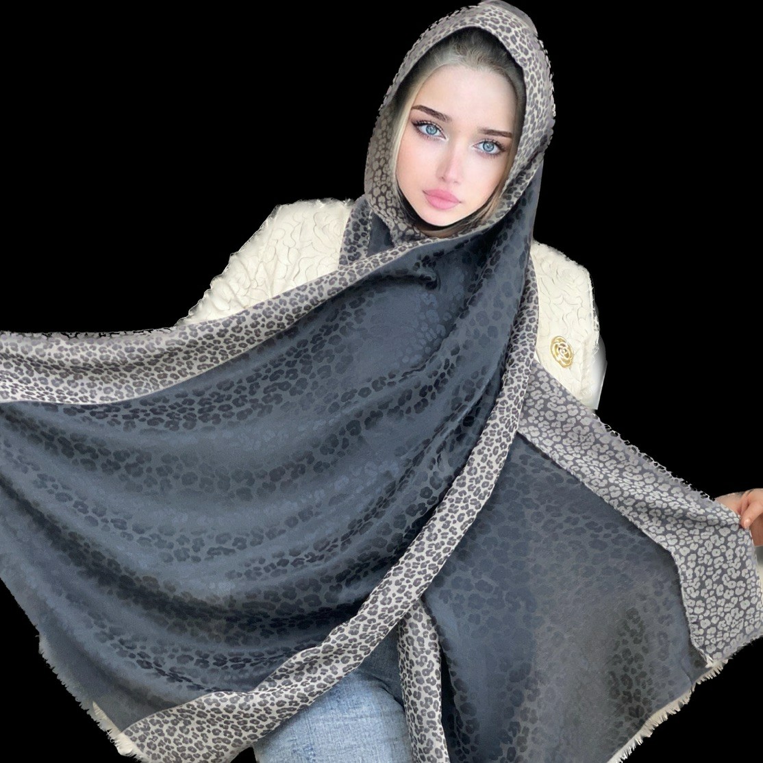 شال وارداتی طرح پلنگی با حاشیه