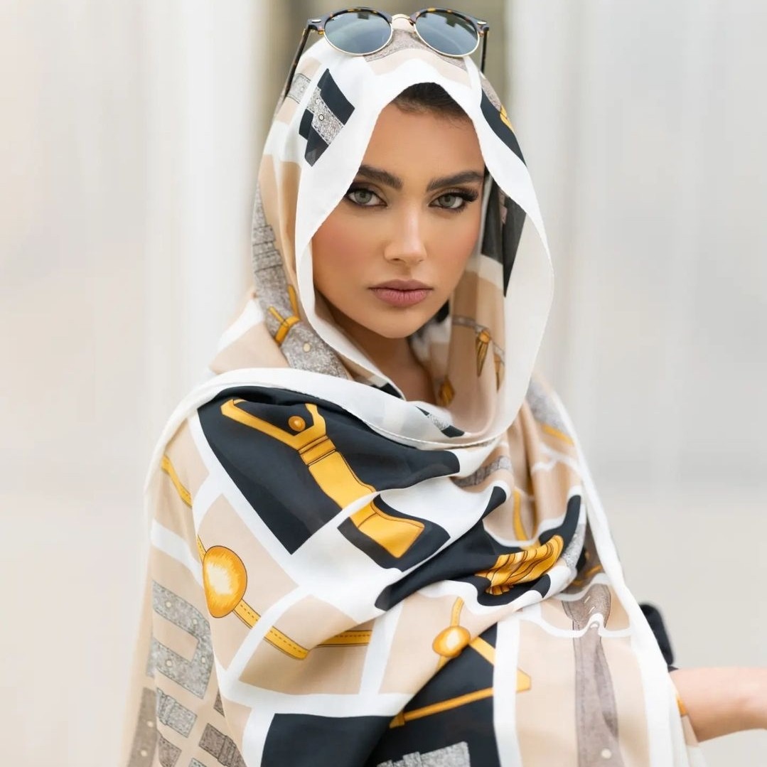 شال وال نخی ترک مناسب بهار و تابستان(ترکیب رنگ سفید،مشکی و کرمی)