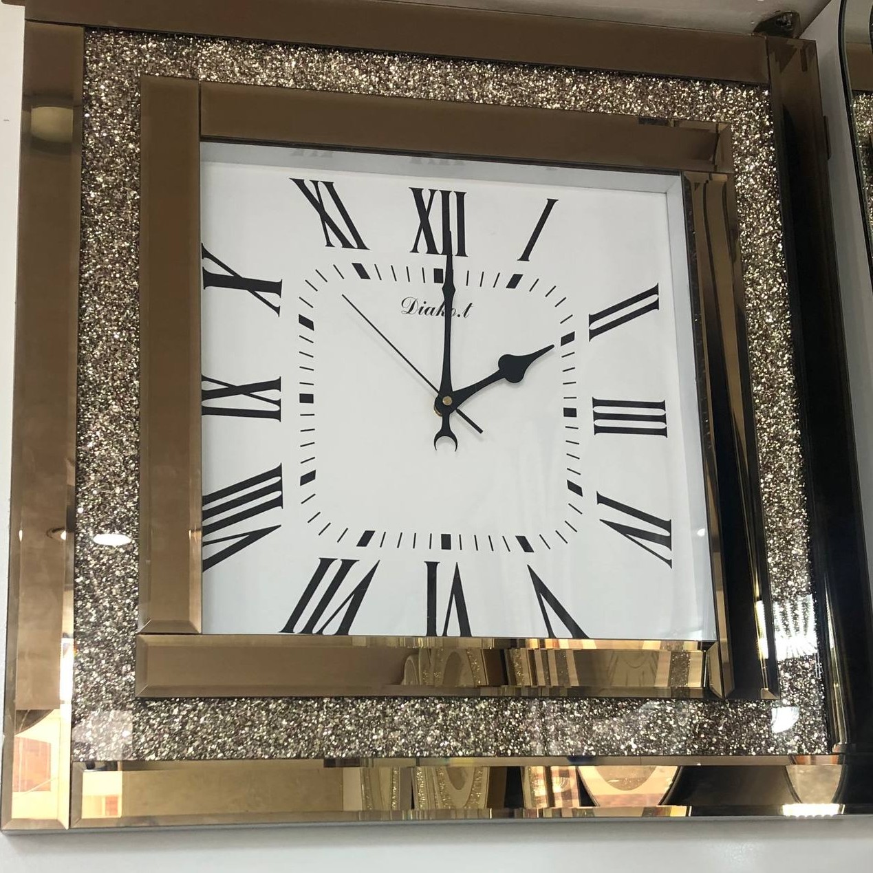 ساعت آینه ای نگینی مربع موتور آرامگرد درجه یک رنگ دودی طلایی برنزی