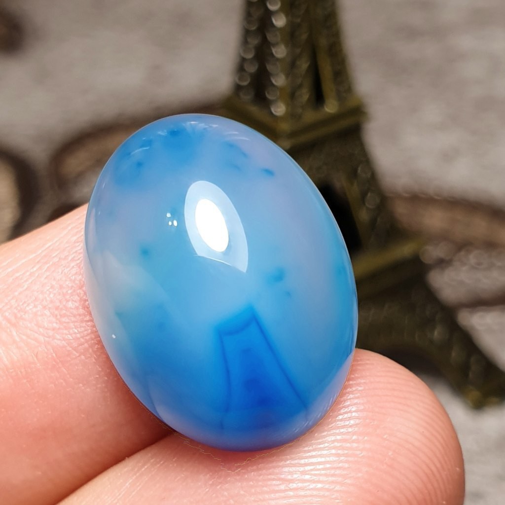 نگین فوق العاده زیبای سنگ عقیق خوش رنگ اصل معدنی
کد 25568