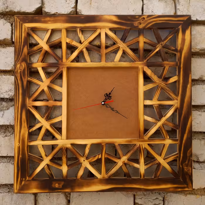 ساعت دیواری چوبی مدل آویژه دستساز(پس کرایه) 